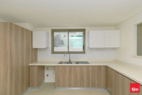 Villa til leie i Jebel Ali, Dubai, Emiratene 4 soverom, 635.8 kvm Nr. 689198 - Foto 8