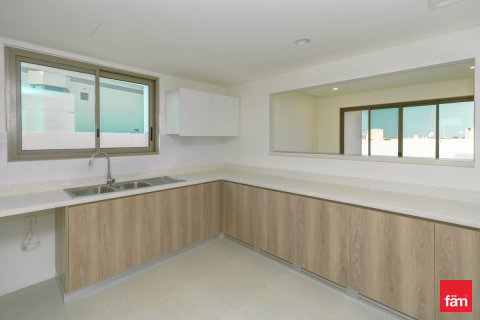 Villa til leie i Jebel Ali, Dubai, Emiratene 4 soverom, 635.8 kvm Nr. 689198 - Foto 6