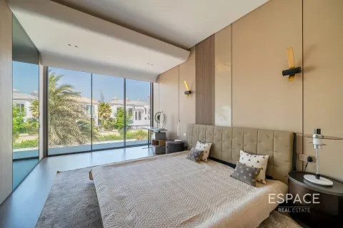 Villa in Jumeirah Islands, Dubai, UAE 5 bedrooms, 526 sq.m. № 661040 - photo 12