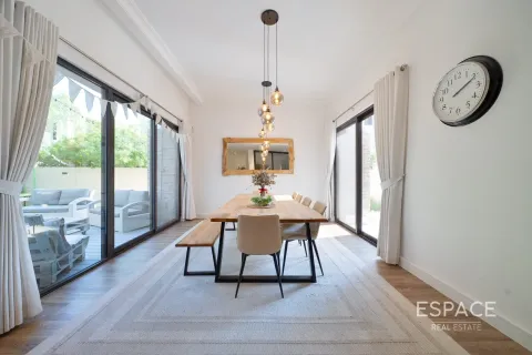 Townhouse in DAMAC Hills (Akoya by DAMAC), Dubai, UAE 4 bedrooms, 311 sq.m. № 661038 - photo 10