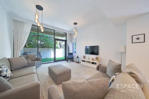 Townhouse in DAMAC Hills (Akoya by DAMAC), Dubai, UAE 4 bedrooms, 311 sq.m. № 661038 - photo 4