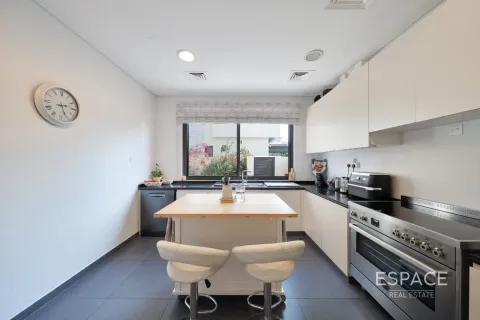 Townhouse in DAMAC Hills (Akoya by DAMAC), Dubai, UAE 4 bedrooms, 311 sq.m. № 661038 - photo 11