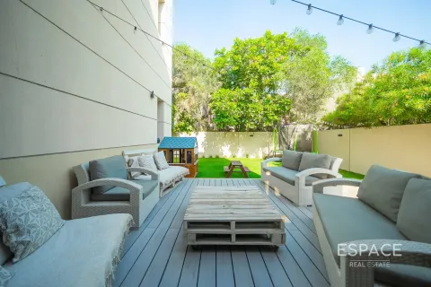 Townhouse in DAMAC Hills (Akoya by DAMAC), Dubai, UAE 4 bedrooms, 311 sq.m. № 661038 - photo 5