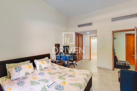 Apartman u gradu Motor City, Dubai, UAE 2 spavaće sobe, 158 m2 Br. 683858 - Slika 9