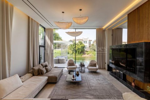 Jumeirah Park, Dubai, संयुक्त अरब अमीरात में विला, 5 बेडरूम, 540.79 वर्ग मीटर, संख्या 758939 - फ़ोटो 9
