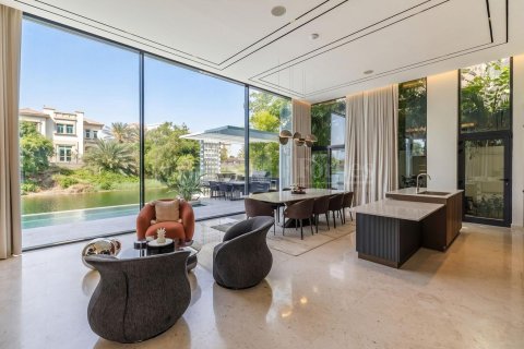 Jumeirah Park, Dubai, संयुक्त अरब अमीरात में विला, 5 बेडरूम, 540.79 वर्ग मीटर, संख्या 758939 - फ़ोटो 4