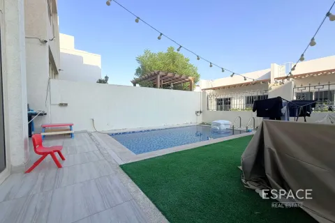 Városi lakóépület itt: Al Furjan, Dubai, EAE, 4 hálószoba, 279 m², azonosító: 649490 - fénykép 18