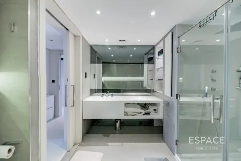شقة للبيع في أبراج بحيرة جميرا، دبي، الإمارات العربية المتحدة 3 غرفة نوم ، 225 متر مربع ، رقم 649487 - صورة 14