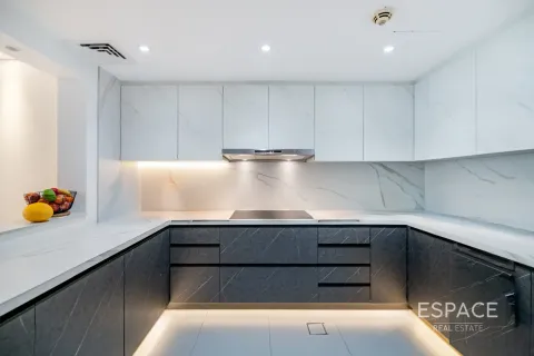 Dzīvoklis Jumeirah Lake Towers, Dubaijā, AAE 3 istabas, 225 m2 Nr. 649487 - attēls 18