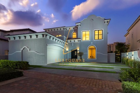 Vila di Jumeirah Golf Estates, Dubai, UAE 5 bilik tidur, 896 meter persegi № 670436 - foto 18