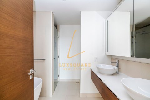 Al Wasl, Dubai, UAE의 임대용 아파트 침실 2개, 160제곱미터 번호 670437 - 사진 8