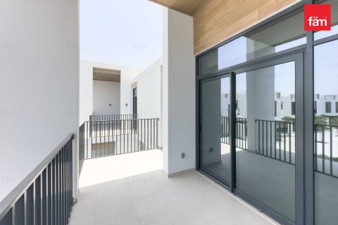 Villa in Dubai, UAE 3 bedrooms, 118.1 sq.m. № 647625 - photo 7