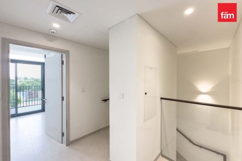 Villa in Dubai, UAE 3 bedrooms, 118.1 sq.m. № 647625 - photo 3