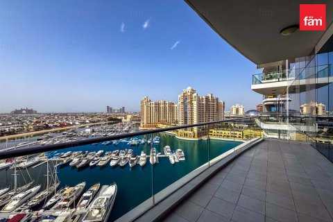 Appartamento a Palm Jumeirah, Dubai, EAU 3 camere da letto, 211.8 mq. № 696708