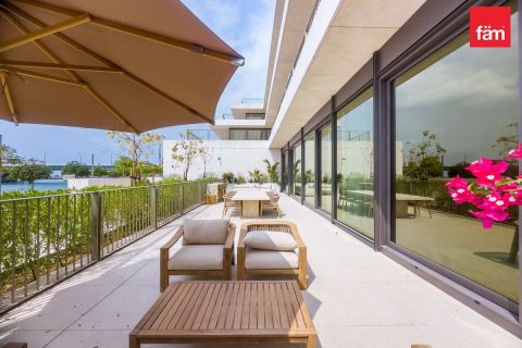 Apartment in Dubai, UAE 3 bedrooms, 268.2 sq.m. № 696703 - photo 26