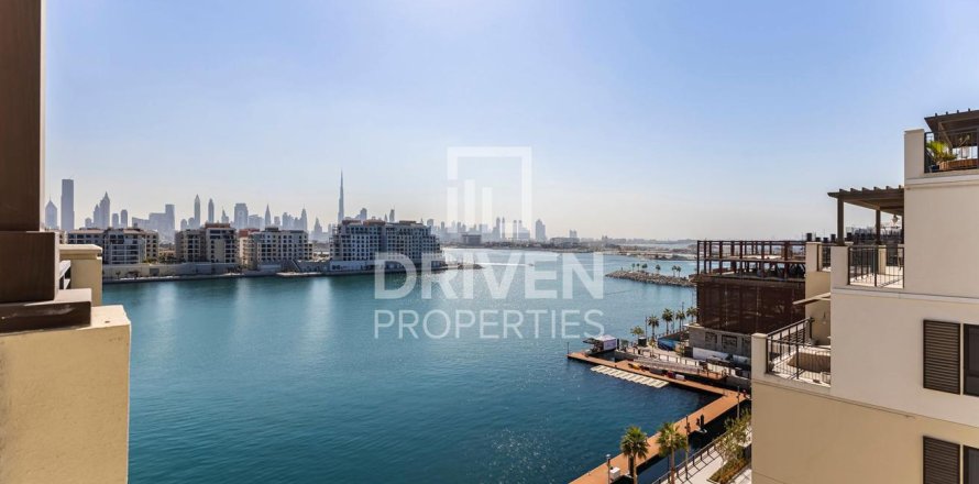 Apartament w Jumeirah, Dubai, ZEA 4 sypialnie, 471 mkw. nr 683499
