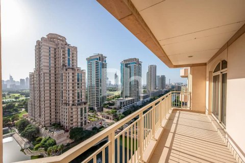 Apartmen di The Views, Dubai, UAE 2 bilik tidur, 120 meter persegi № 643372 - foto 11