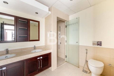 Apartmen di The Views, Dubai, UAE 2 bilik tidur, 120 meter persegi № 643372 - foto 14