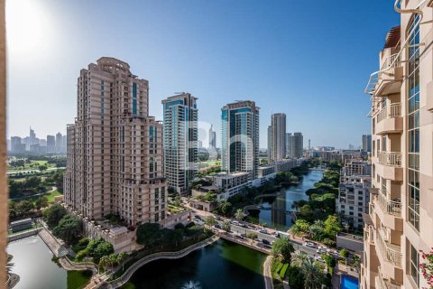 Apartmen di The Views, Dubai, UAE 2 bilik tidur, 120 meter persegi № 643372 - foto 13