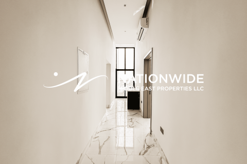 Villa en venta en Abu Dhabi, EAU 7 dormitorios, 521 m2 № 644705 - foto 4