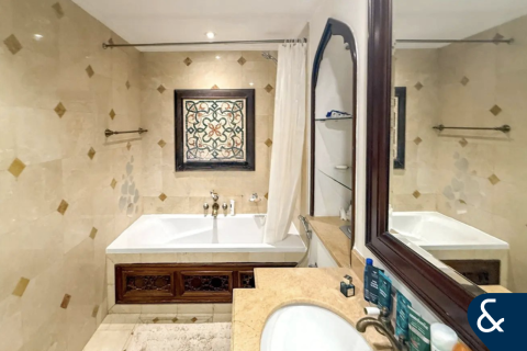 Old Town, Dubai, संयुक्त अरब अमीरात में अपार्टमेंट, 1 बेडरूम, 90 वर्ग मीटर, संख्या 671083 - फ़ोटो 10