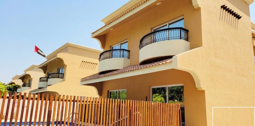 Vila di Al Safa, Dubai, UAE 4 bilik tidur, 501.68 meter persegi № 766846