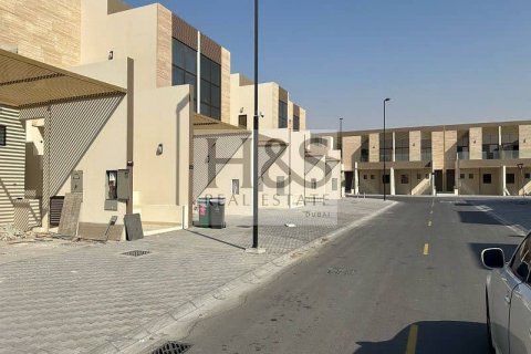 Villa te huur in Mohammed Bin Rashid City, Dubai, VAE 4 slaapkamers, 288 vr.m., nr 642161 - foto 2