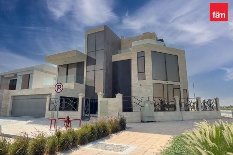 Villa in Dubai, UAE 6 bedrooms, 778.1 sq.m. № 647723 - photo 1