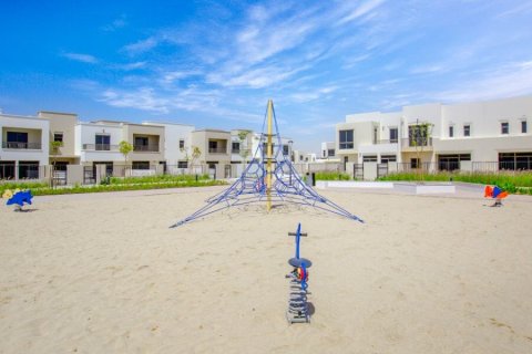 Shtëpi në qytet në Town Square, Dubai, Emiratet e Bashkuara Arabe 3 dhoma gjumi, 188 m2. № 699514 - Foto 22