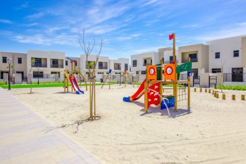 Shtëpi në qytet në Town Square, Dubai, Emiratet e Bashkuara Arabe 3 dhoma gjumi, 188 m2. № 699514 - Foto 23