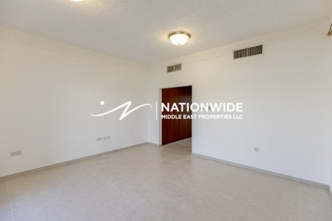 Villa in Abu Dhabi, UAE 3 bedrooms, 176 sq.m. № 629935 - photo 9