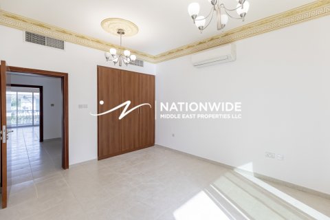 Villa in Abu Dhabi, UAE 3 bedrooms, 176 sq.m. № 629935 - photo 11