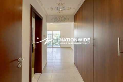 Villa in Abu Dhabi, UAE 3 bedrooms, 176 sq.m. № 629935 - photo 10