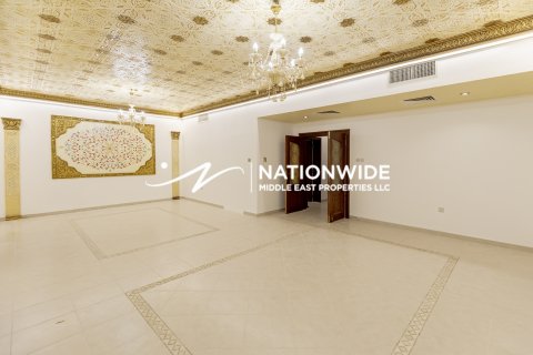 Villa in Abu Dhabi, UAE 3 bedrooms, 176 sq.m. № 629935 - photo 3
