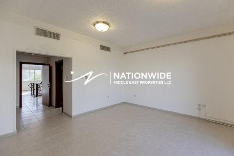 Villa in Abu Dhabi, UAE 3 bedrooms, 176 sq.m. № 629935 - photo 8