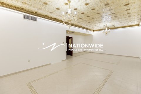 Villa in Abu Dhabi, UAE 3 bedrooms, 176 sq.m. № 629935 - photo 4