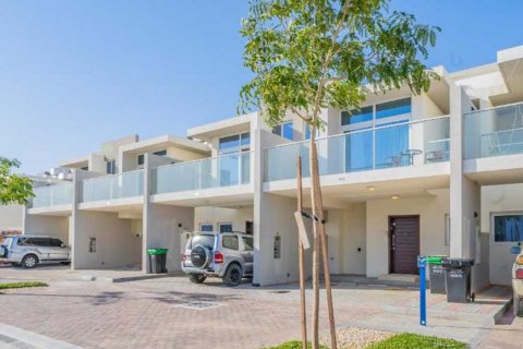 Villa te koop in Dubai, VAE 3 slaapkamers, 158 vr.m., nr 640090 - foto 3