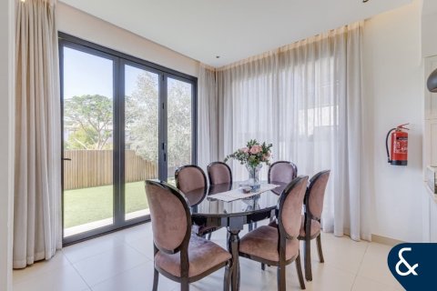 Dubai Hills Estate, Dubai, संयुक्त अरब अमीरात में विला, 5 बेडरूम, 251 वर्ग मीटर, संख्या 684921 - फ़ोटो 12