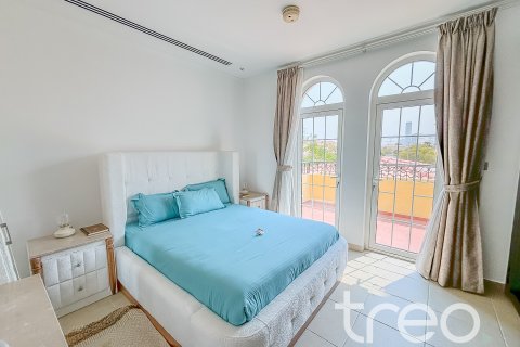 Villa itt: Jumeirah Park, Dubai, EAE, 3 hálószoba, 284.56 m², azonosító: 733534 - fénykép 16