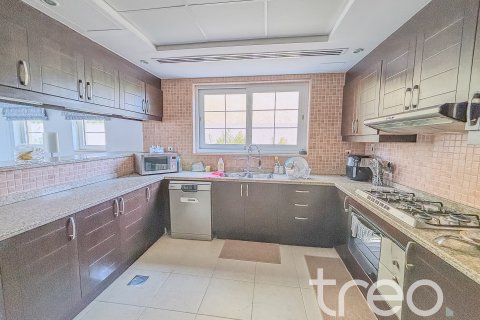 Villa itt: Jumeirah Park, Dubai, EAE, 3 hálószoba, 284.56 m², azonosító: 733534 - fénykép 7