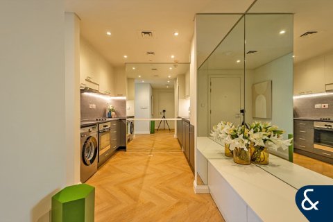 Lägenhet till försäljning i DIFC, Dubai, UAE 2 sovrum, 134 kvm Nr. 666457 - fotografi 2