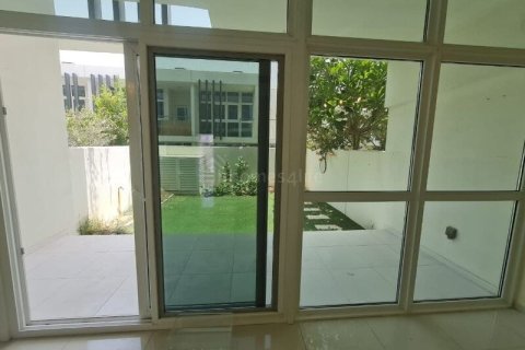 Shtëpi në qytet në Dubai, Emiratet e Bashkuara Arabe 2 dhoma gjumi, 133 m2. № 722168 - Foto 11