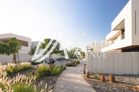 Vilë në Yas Island, Abu Dhabi, Emiratet e Bashkuara Arabe 4 dhoma gjumi, 598.95 m2. № 737329