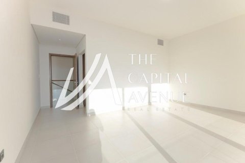 Vilă de închiriat în Yas Island, Abu Dhabi, EAU 4 dormitoare, 598.95 mp.  №737329 - poză 12