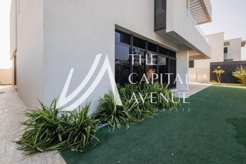 Vilă de închiriat în Yas Island, Abu Dhabi, EAU 4 dormitoare, 598.95 mp.  №737329 - poză 19