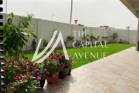 Vilă de închiriat în Yas Island, Abu Dhabi, EAU 4 dormitoare, 598.95 mp.  №737329 - poză 2