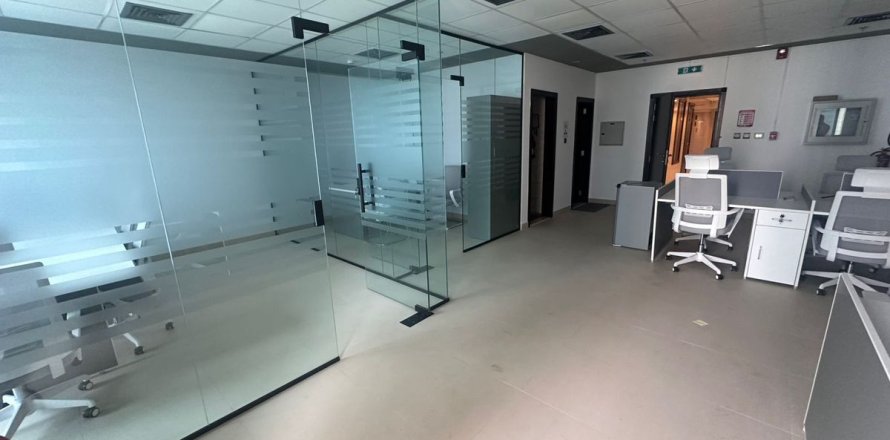 Toimisto Dubai, Arabiemiraatit 72.2 m2 № 711710