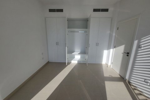 Casa urbana para arrendamento em Dubai Land, Dubai, EAU 4 quartos, 245 m2 № 700738 - foto 3