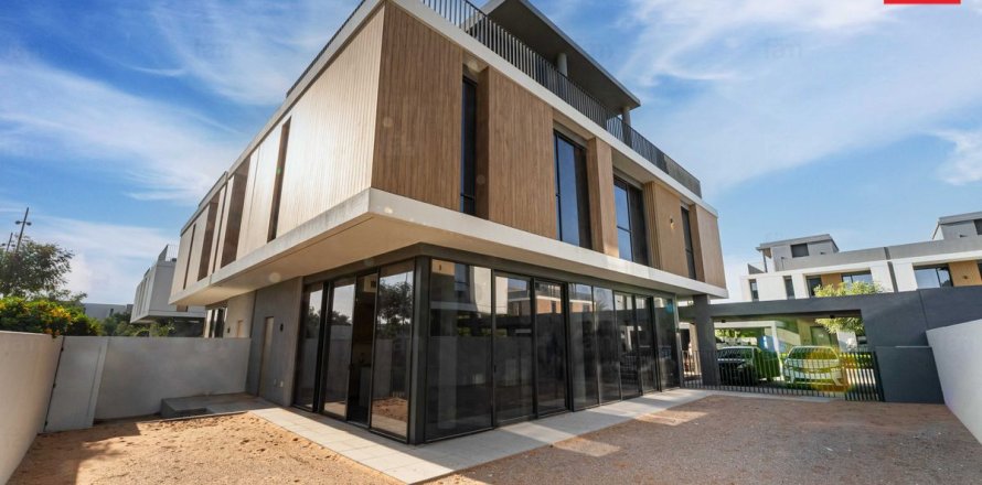 Βίλα σε Dubai, ΗΑΕ 5 υπνοδωμάτια, 330 τ.μ. Αρ. 668867