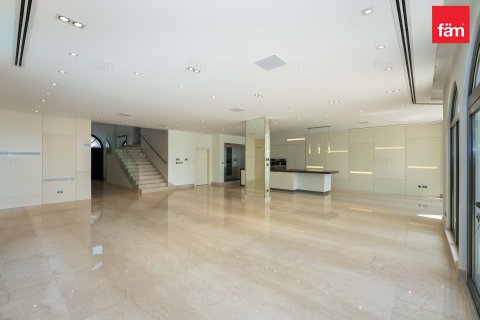 Villa à louer à Palm Jumeirah, Dubai, EAU 5 chambres, 622.6 m2 № 641635 - photo 16